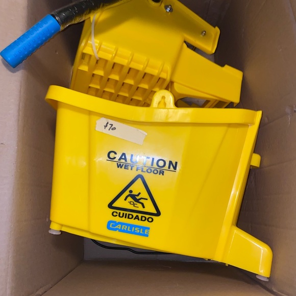 Mop Bucket - Picture 2 of 4